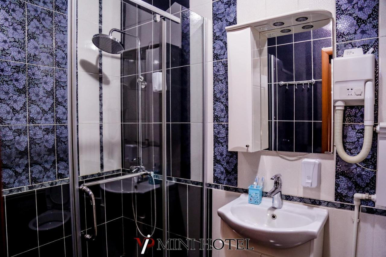 Vip Mini Hotel เซเมย์ ภายนอก รูปภาพ
