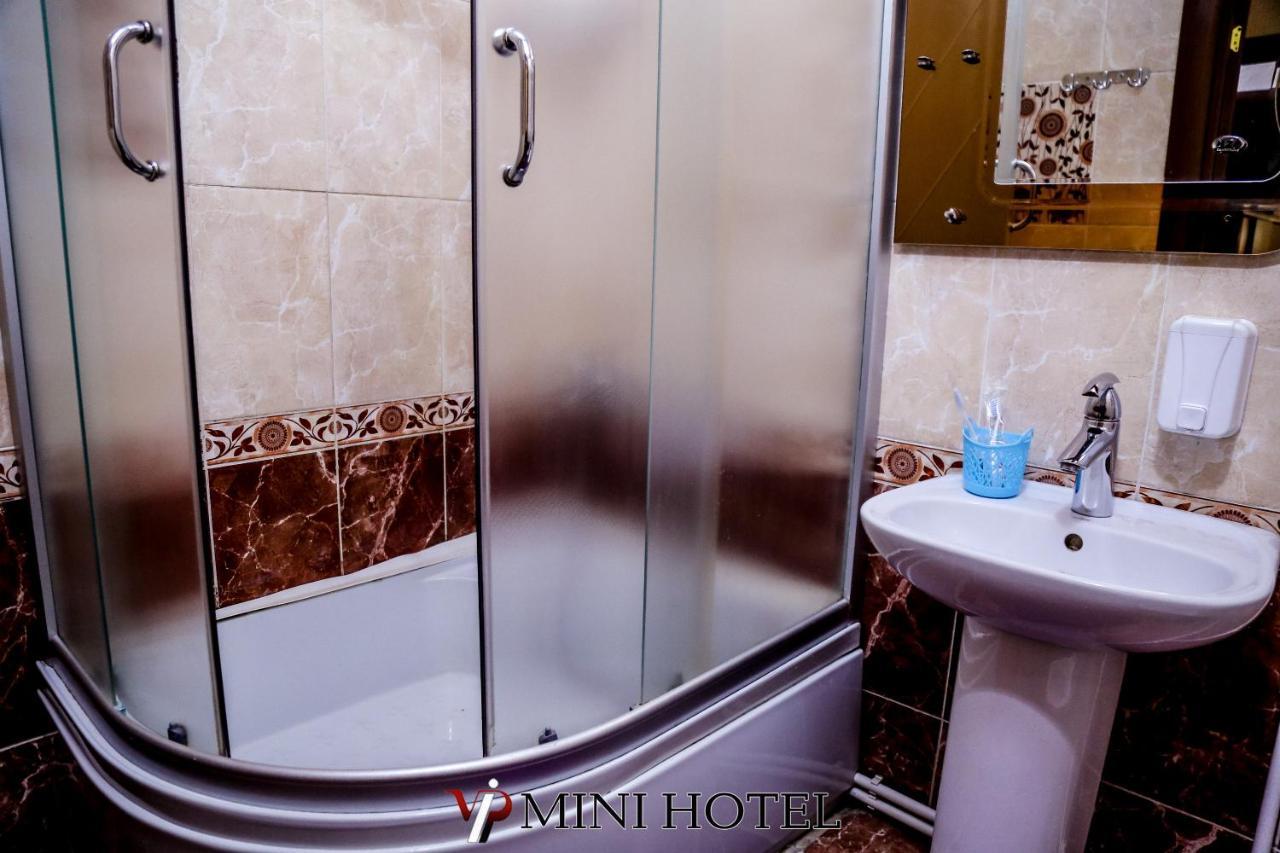 Vip Mini Hotel เซเมย์ ภายนอก รูปภาพ