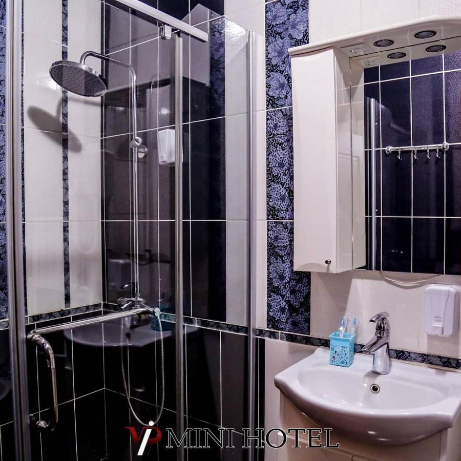 Vip Mini Hotel เซเมย์ ภายนอก รูปภาพ