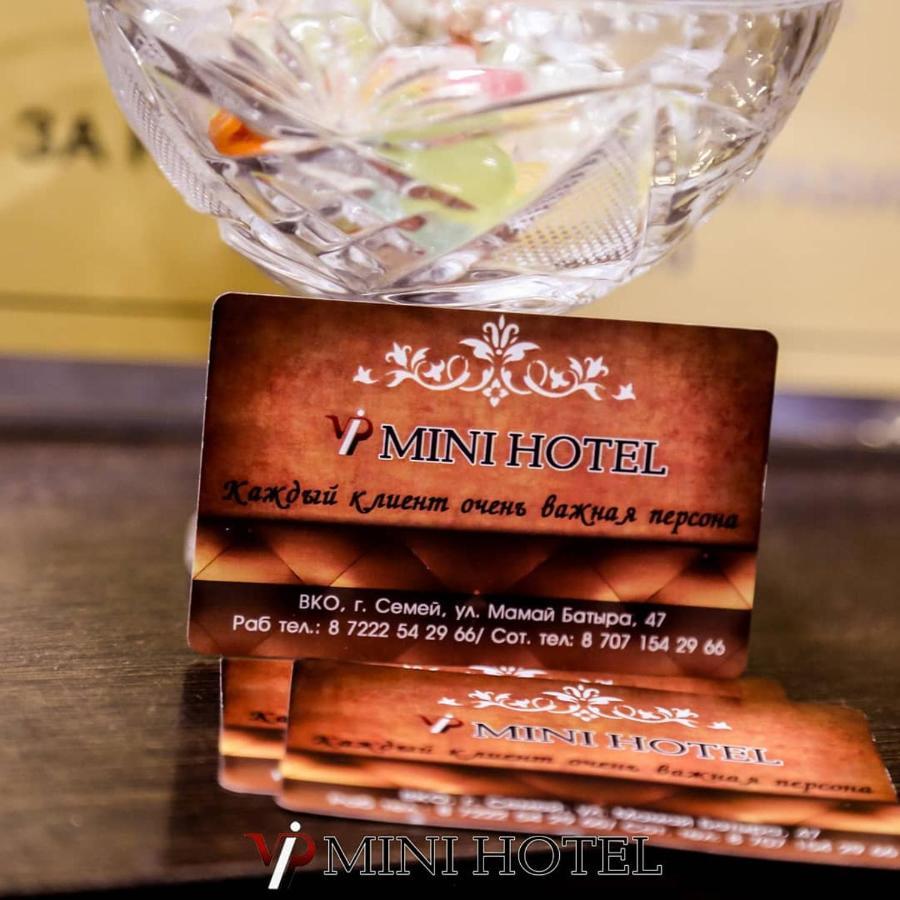Vip Mini Hotel เซเมย์ ภายนอก รูปภาพ