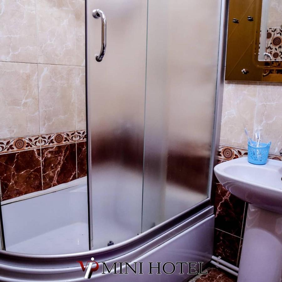 Vip Mini Hotel เซเมย์ ภายนอก รูปภาพ