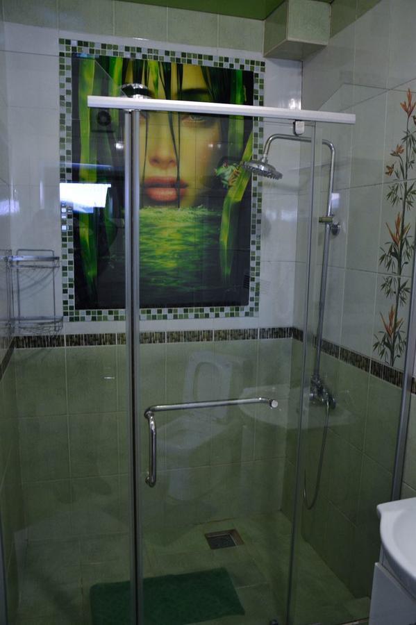 Vip Mini Hotel เซเมย์ ภายนอก รูปภาพ