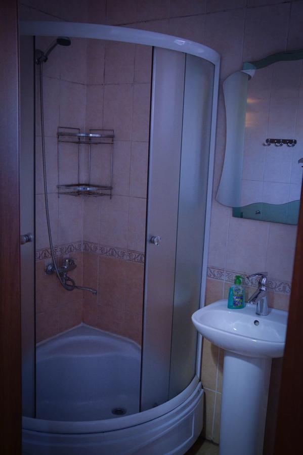 Vip Mini Hotel เซเมย์ ภายนอก รูปภาพ