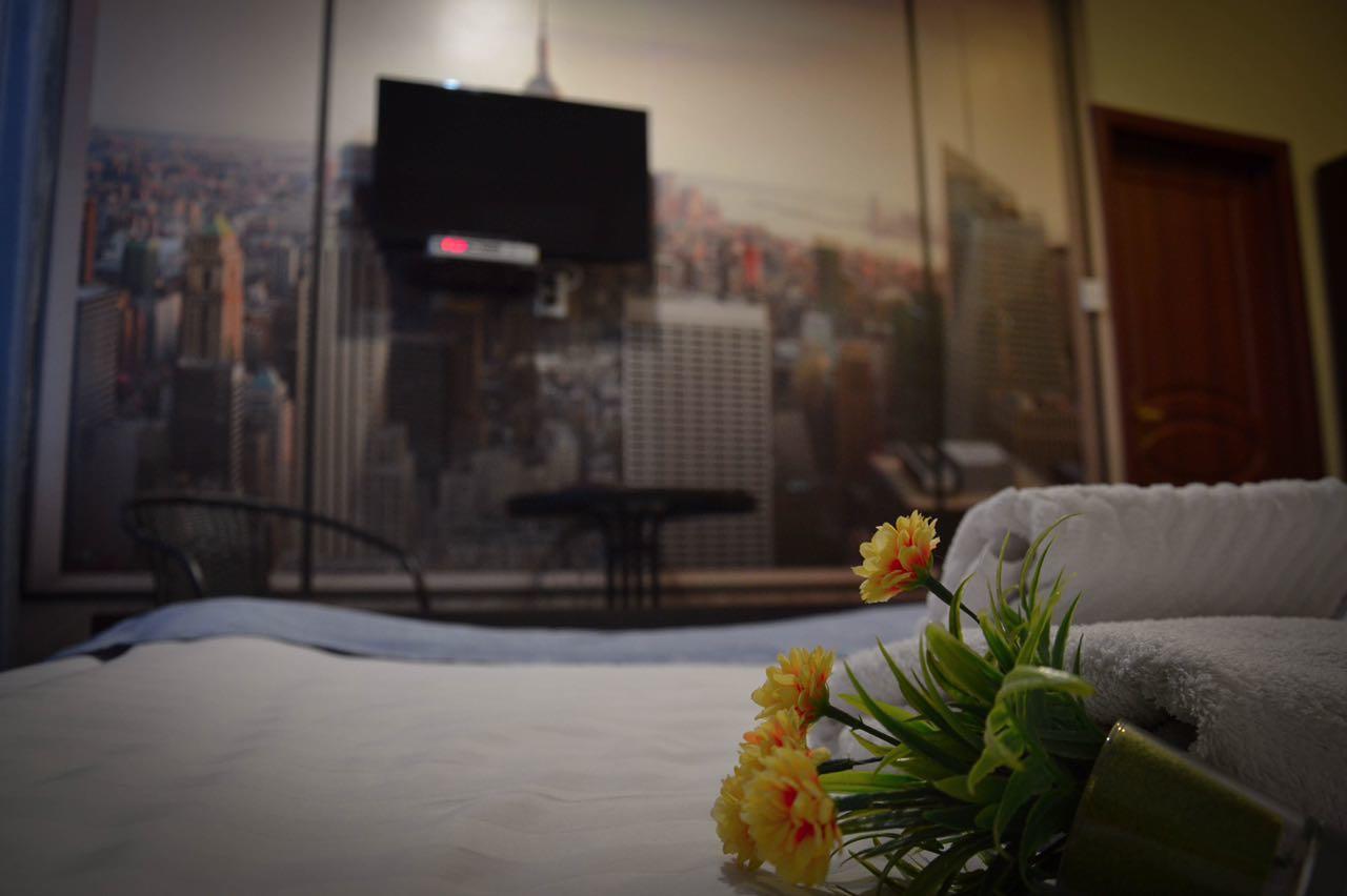 Vip Mini Hotel เซเมย์ ภายนอก รูปภาพ