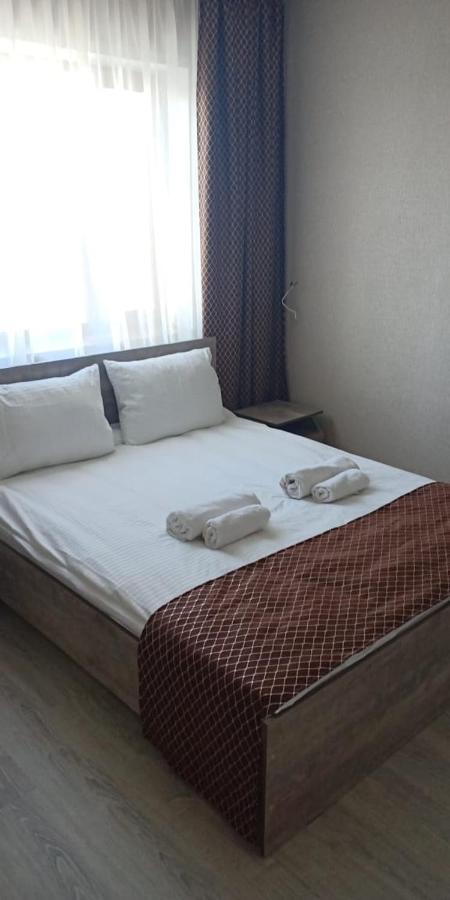 Vip Mini Hotel เซเมย์ ภายนอก รูปภาพ